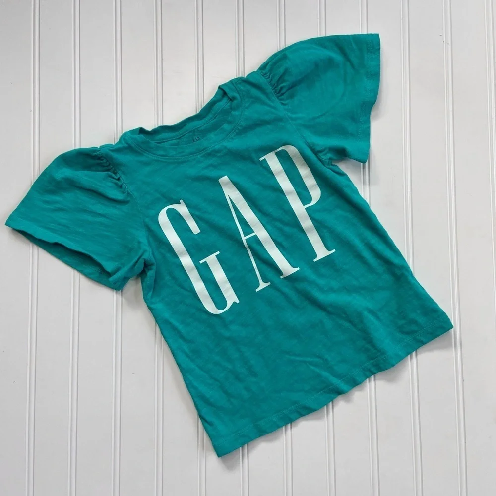 •Gapkids• ruffle sleeve graphic tee